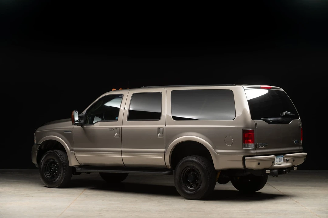 2005 Ford Excursion - Image 5 of 31