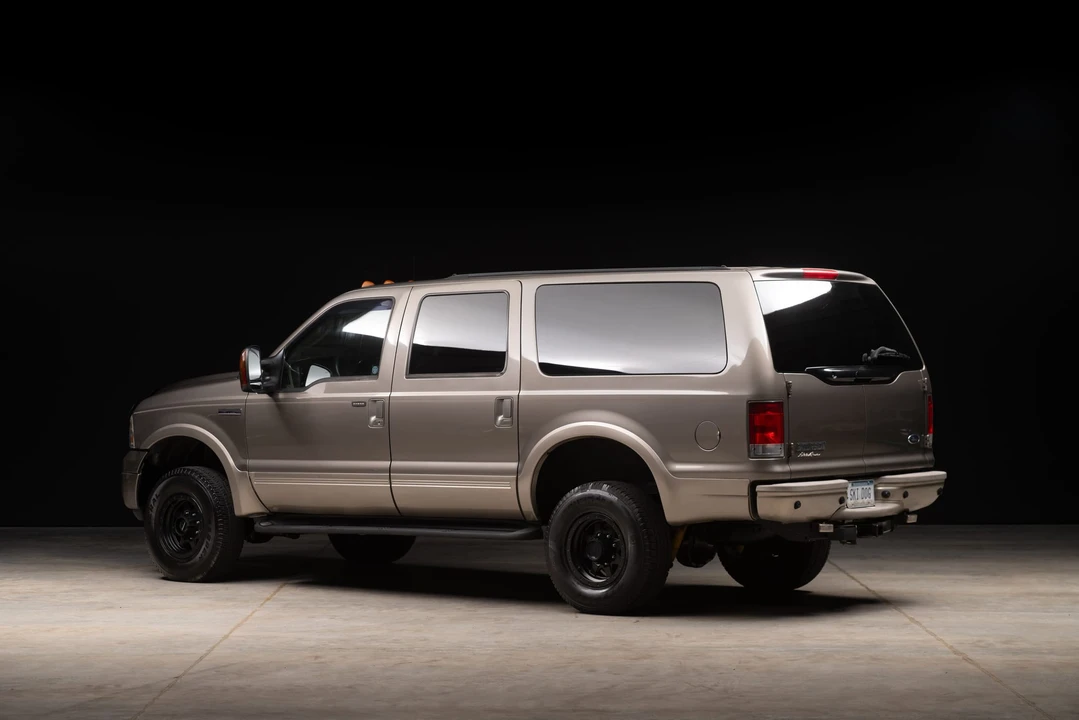 2005 Ford Excursion - Image 4 of 31