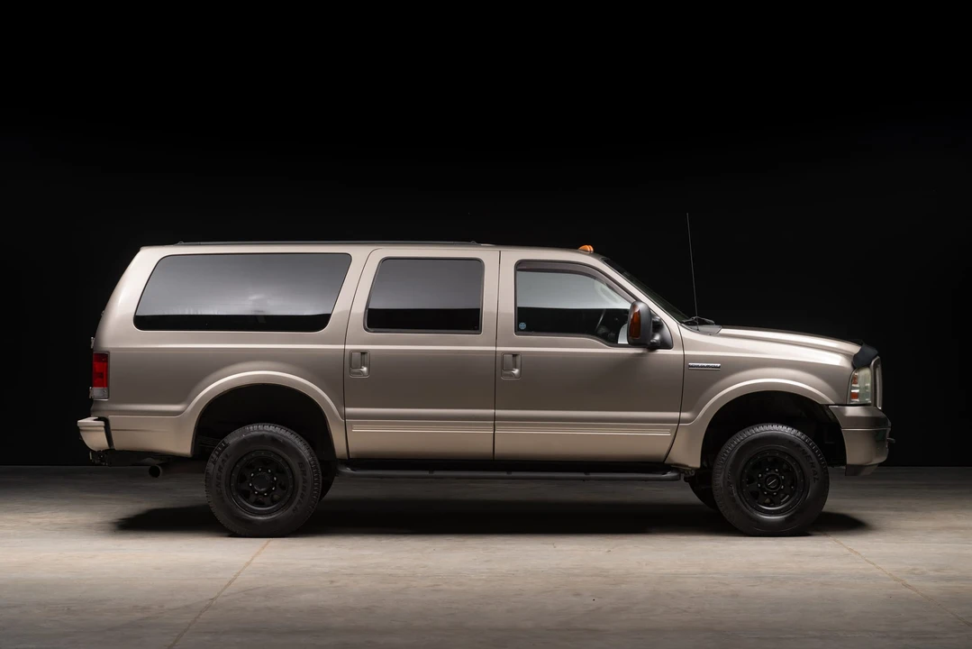 2005 Ford Excursion - Image 8 of 31