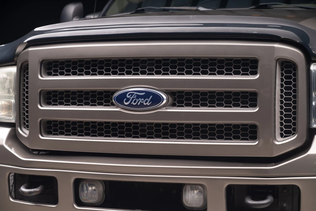 2005 Ford Excursion - Image 22 of 31