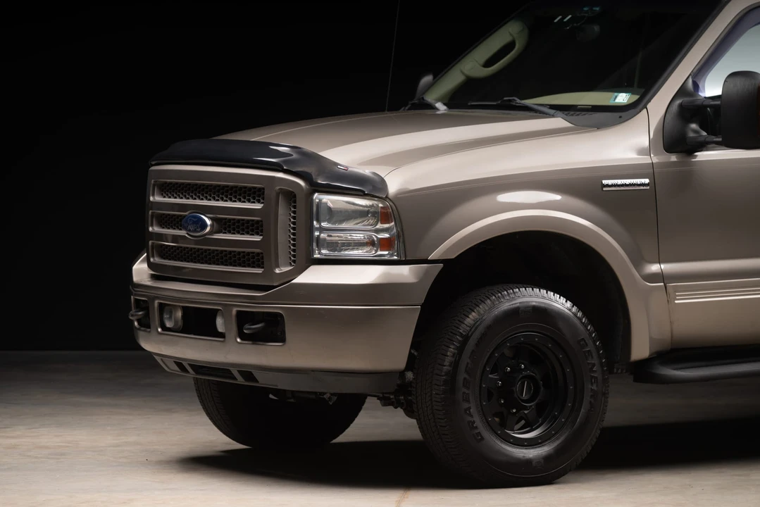2005 Ford Excursion - Image 23 of 31