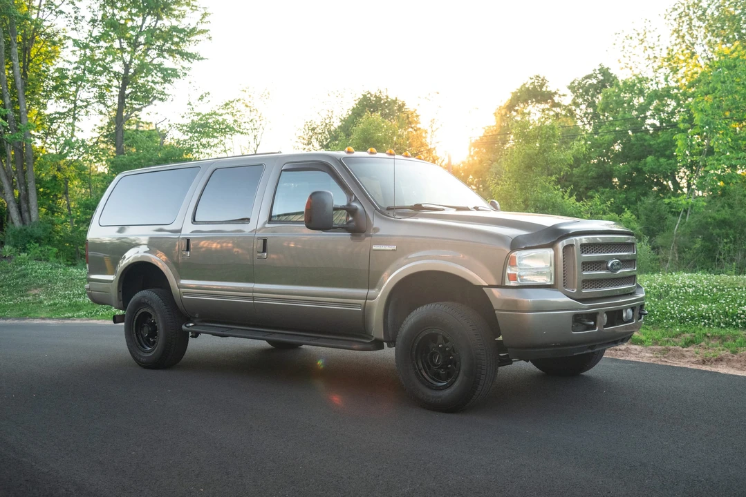 2005 Ford Excursion - Image 19 of 31