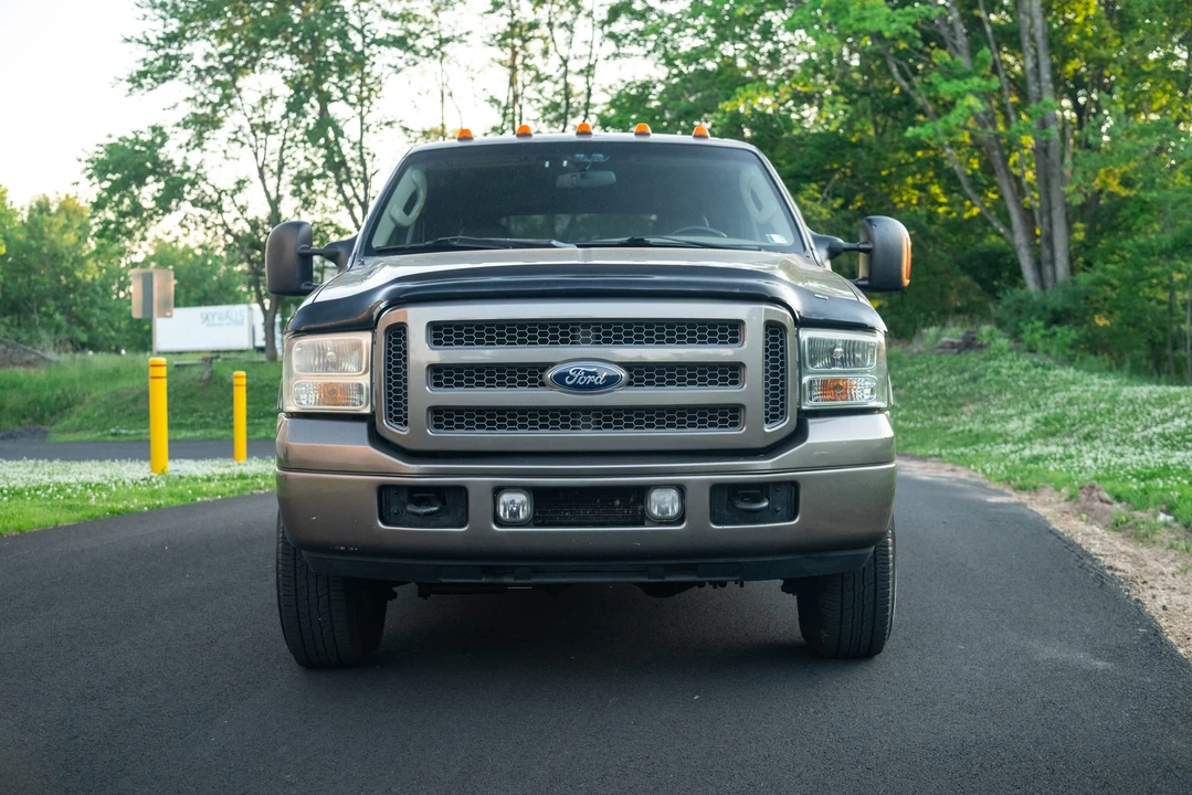 2005 Ford Excursion - Image 20 of 31