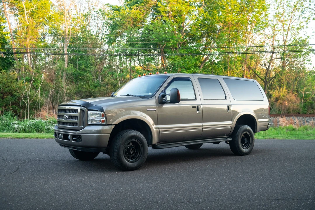 2005 Ford Excursion - Image 11 of 31