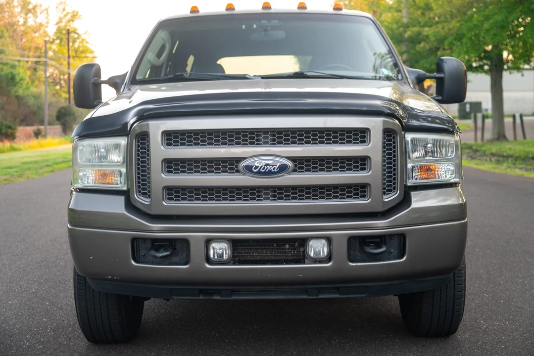 2005 Ford Excursion - Image 21 of 31