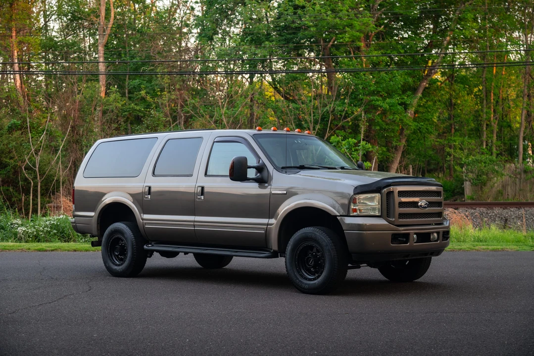 2005 Ford Excursion - Image 18 of 31