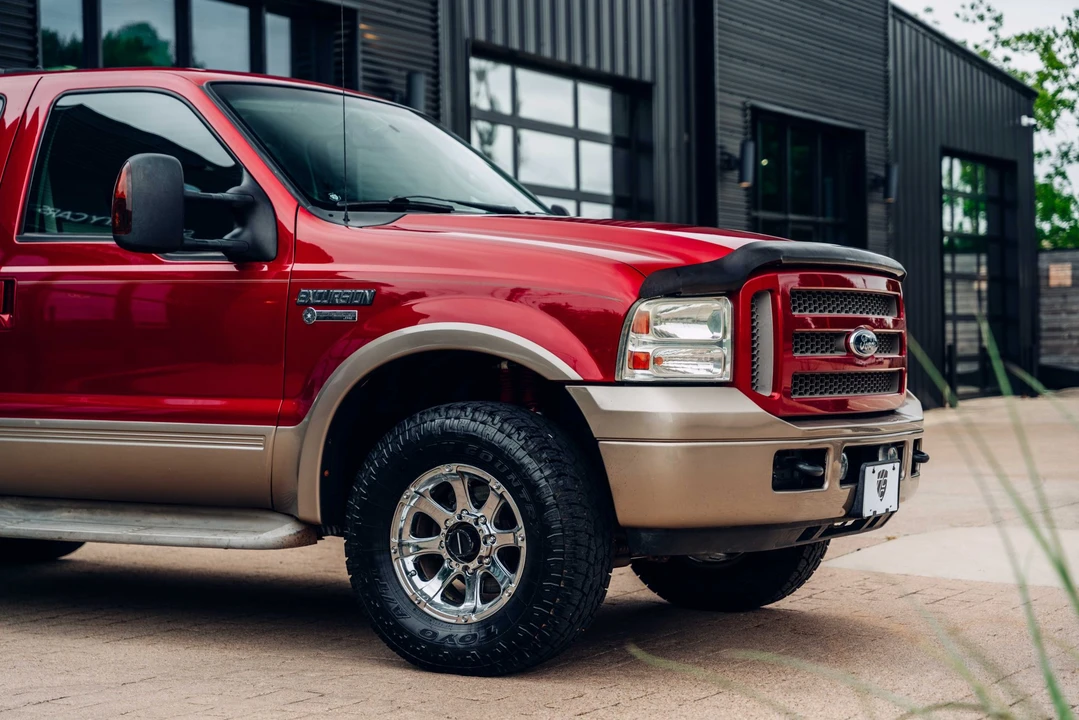 2005 Ford Excursion - Image 15 of 31