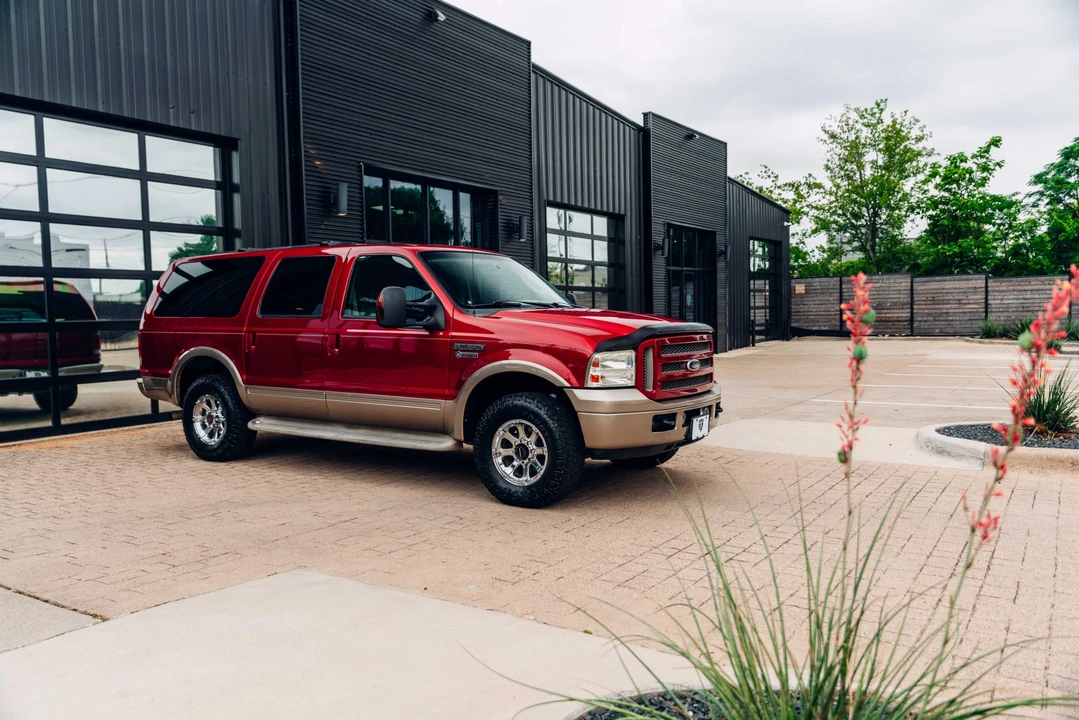 2005 Ford Excursion - Image 13 of 31