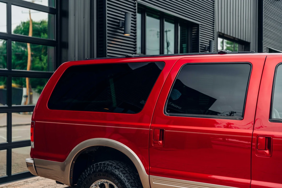 2005 Ford Excursion - Image 24 of 31
