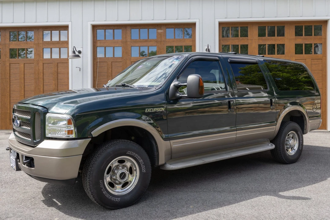 2005 Ford Excursion - Image 8 of 31