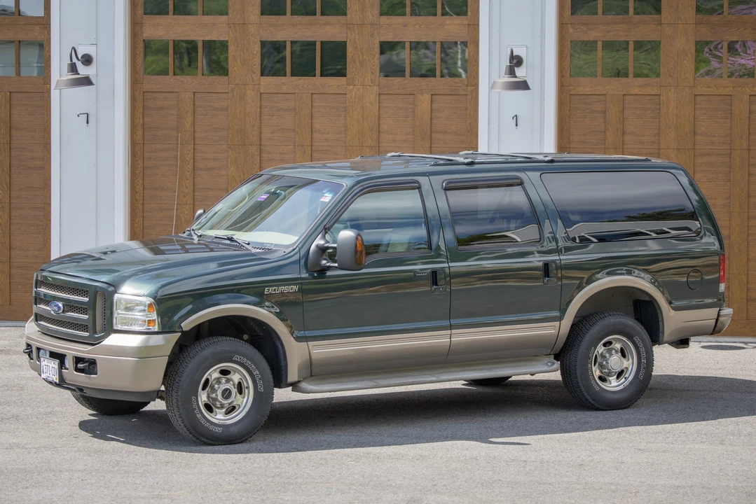 2005 Ford Excursion - Image 13 of 31