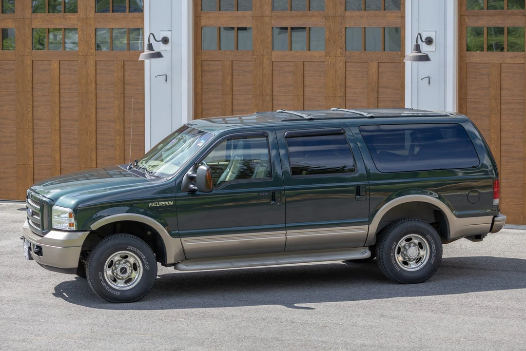 2005 Ford Excursion - Image 16 of 31