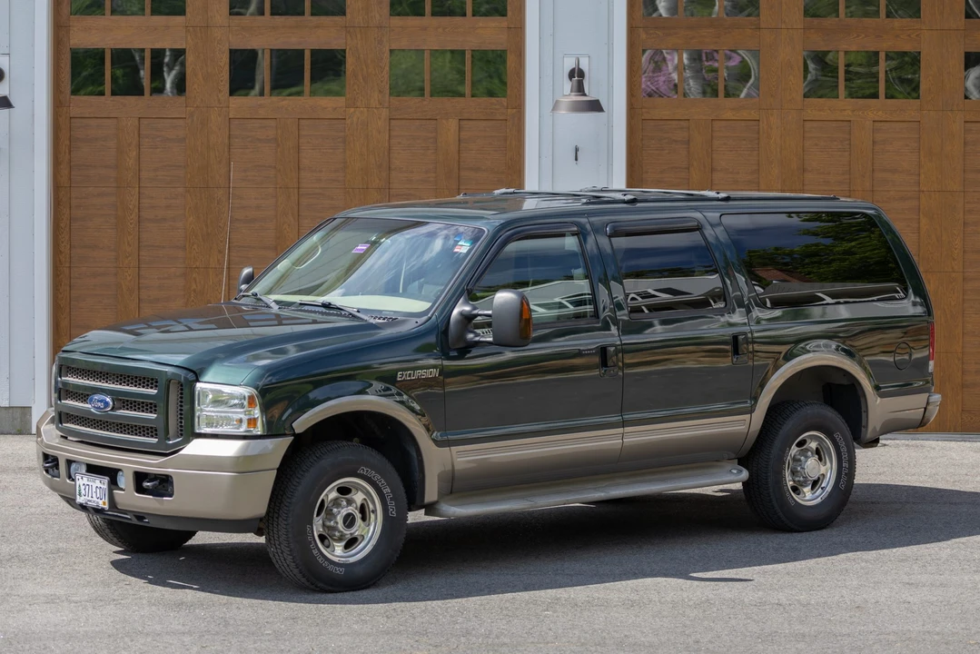 2005 Ford Excursion - Image 12 of 31