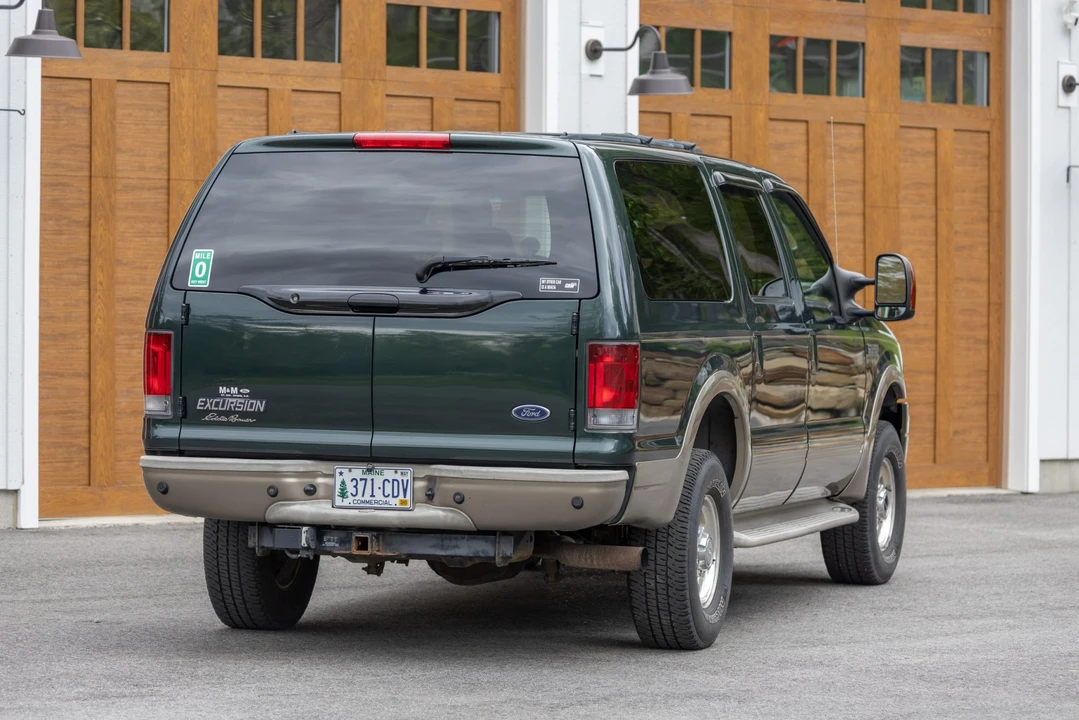 2005 Ford Excursion - Image 24 of 31