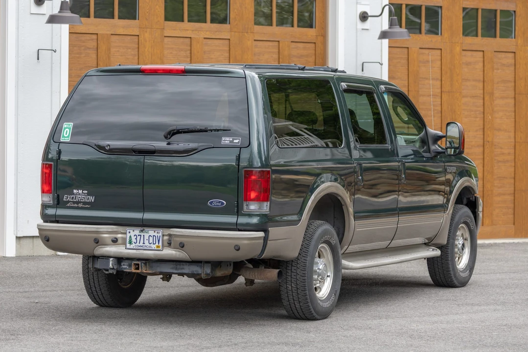 2005 Ford Excursion - Image 25 of 31