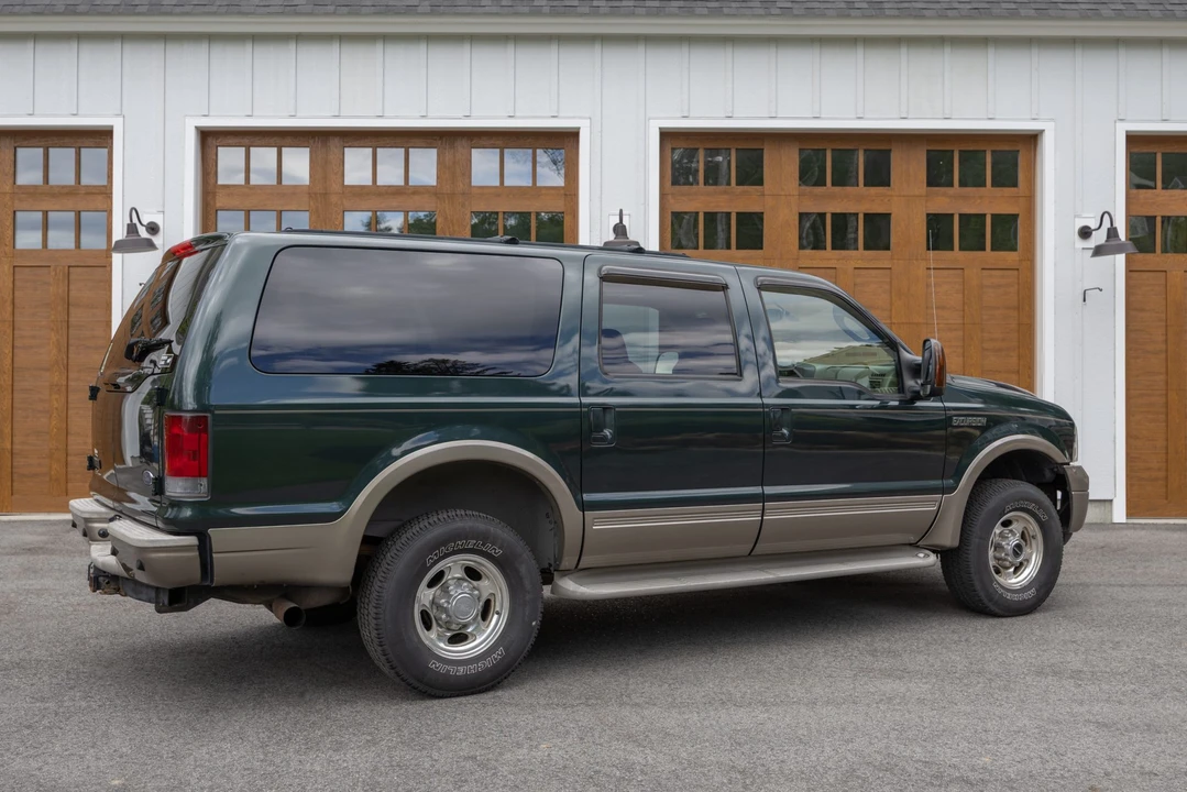 2005 Ford Excursion - Image 28 of 31