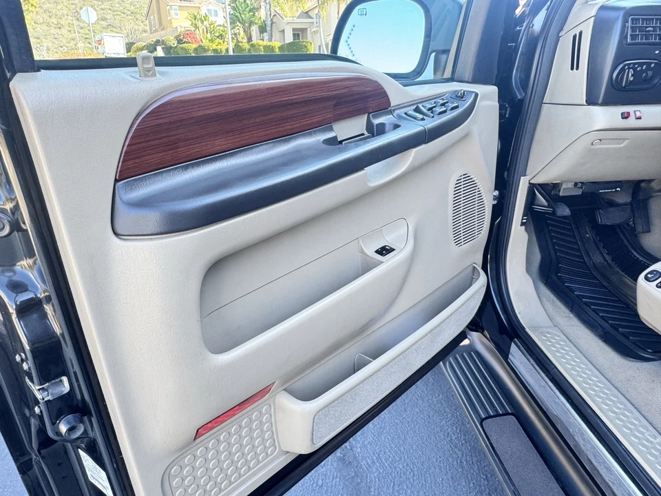 2005 Ford Excursion - Image 11 of 21