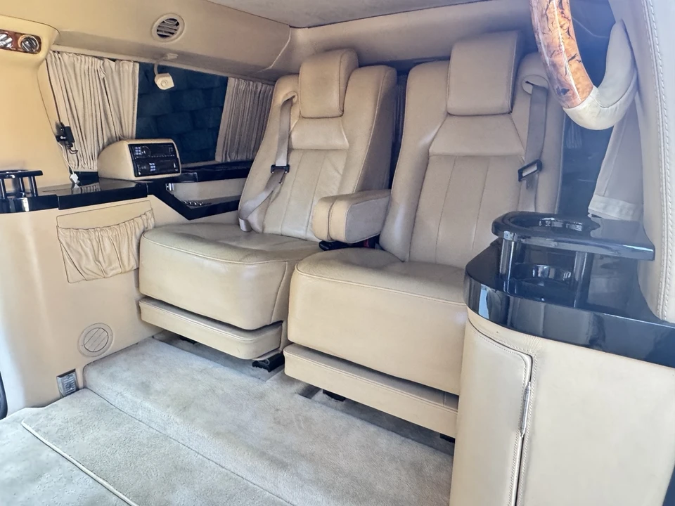2005 Ford Excursion - Image 14 of 21