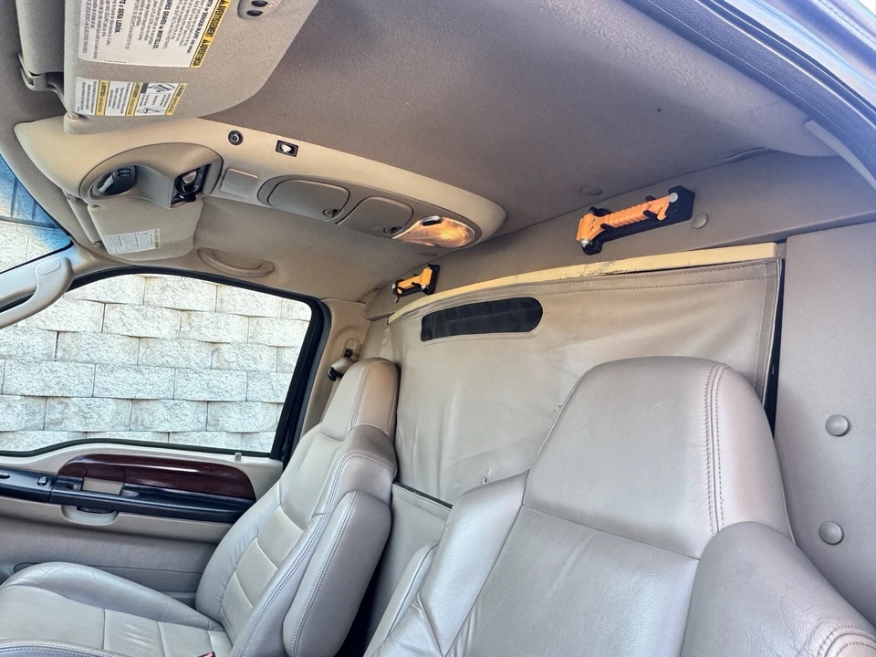 2005 Ford Excursion - Image 19 of 21