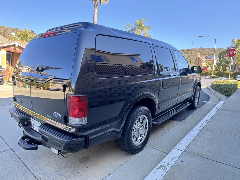 2005 Ford Excursion - Image 5 of 21