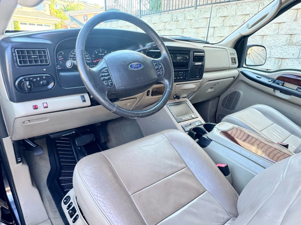 2005 Ford Excursion - Image 18 of 21