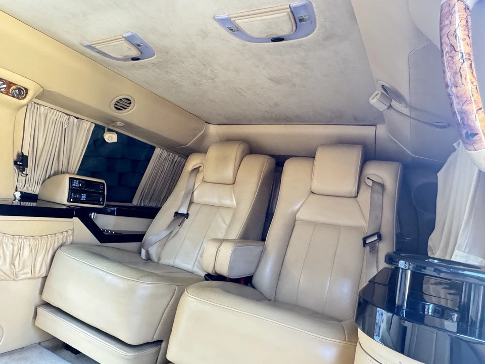 2005 Ford Excursion - Image 15 of 21