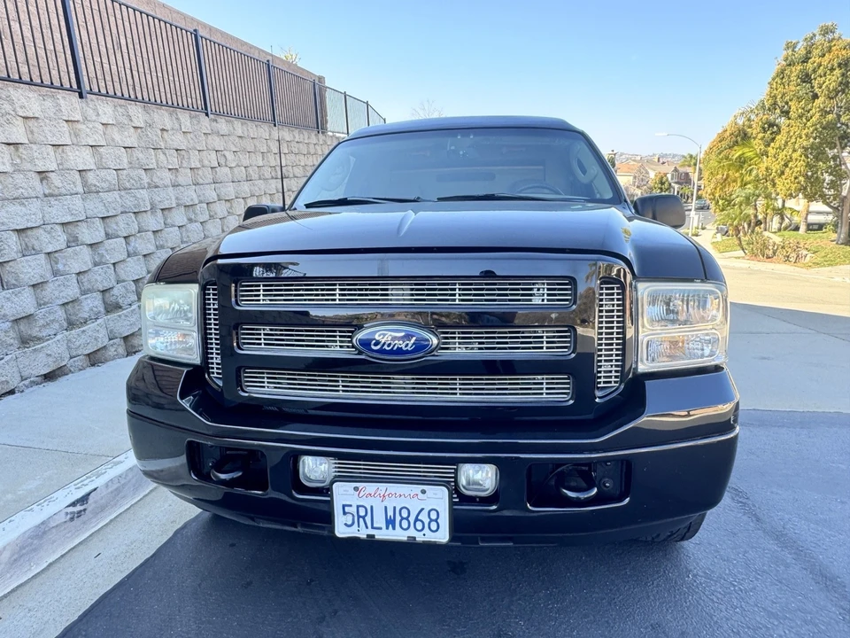 2005 Ford Excursion - Image 8 of 21