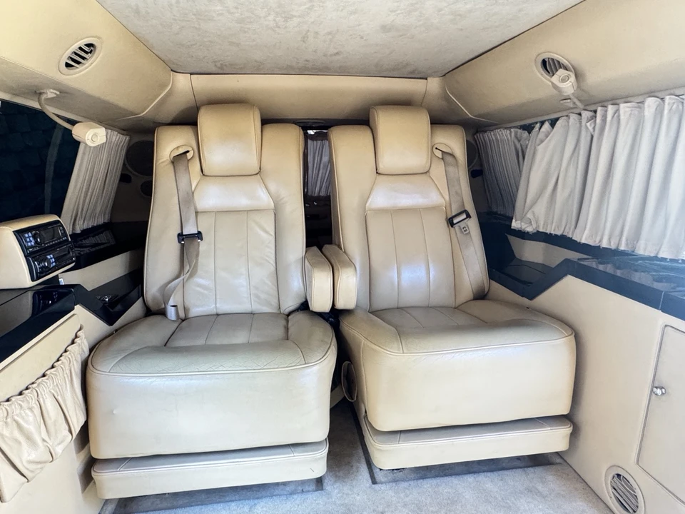 2005 Ford Excursion - Image 16 of 21