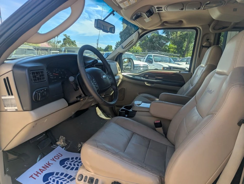 2005 Ford Excursion - Image 16 of 19