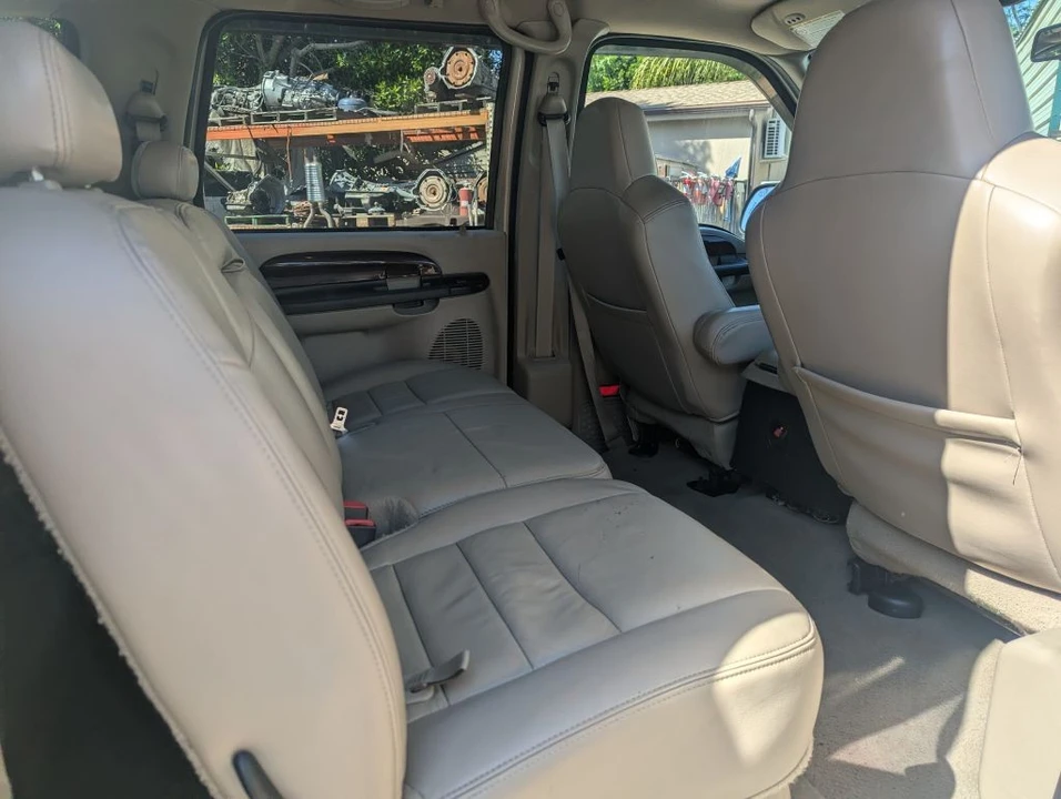 2005 Ford Excursion - Image 12 of 19