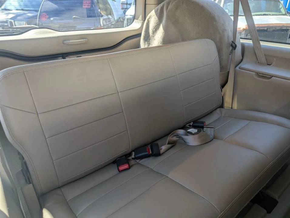 2005 Ford Excursion - Image 13 of 19