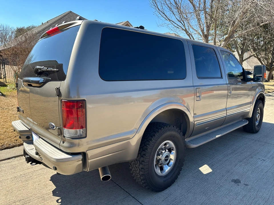2005 Ford Excursion - Image 8 of 21