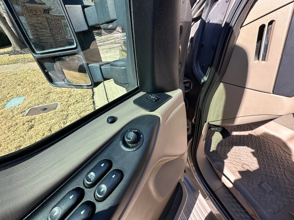 2005 Ford Excursion - Image 10 of 21