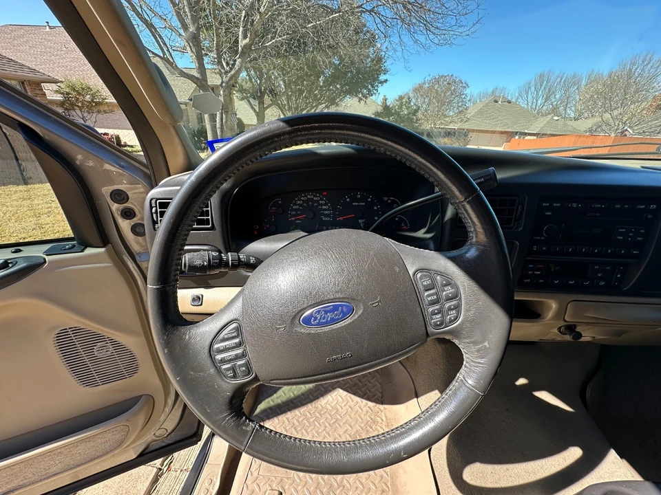 2005 Ford Excursion - Image 9 of 21