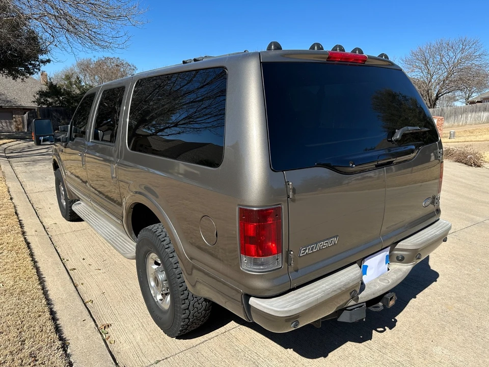 2005 Ford Excursion - Image 6 of 21