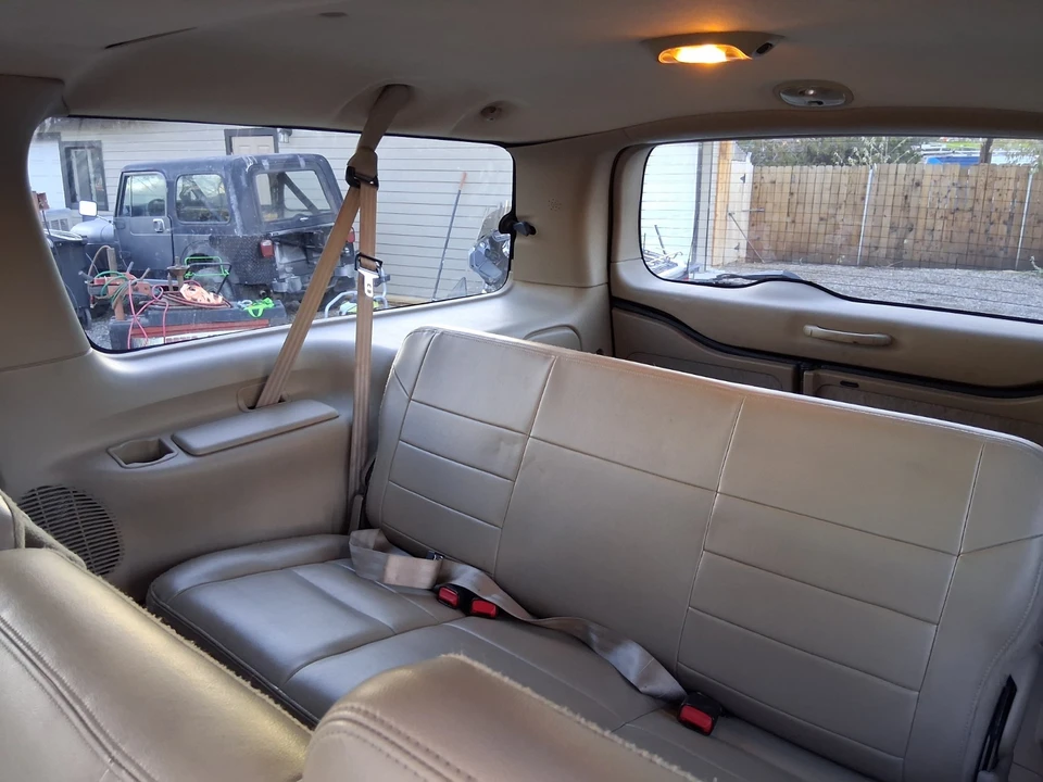 2005 Ford Excursion - Image 13 of 21