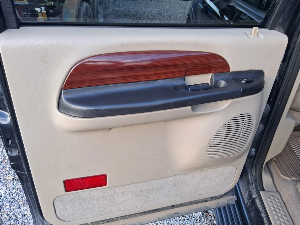 2005 Ford Excursion - Image 19 of 21