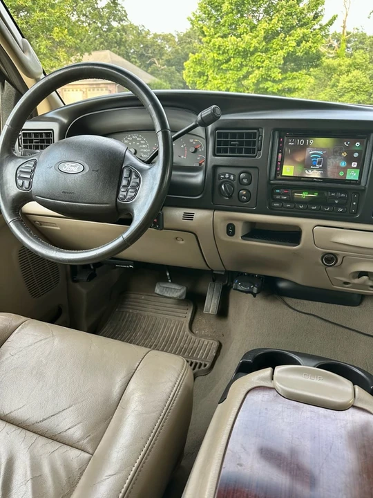 2005 Ford Excursion - Image 11 of 13