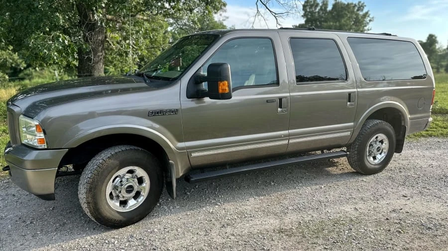 2005 Ford Excursion - Image 2 of 13