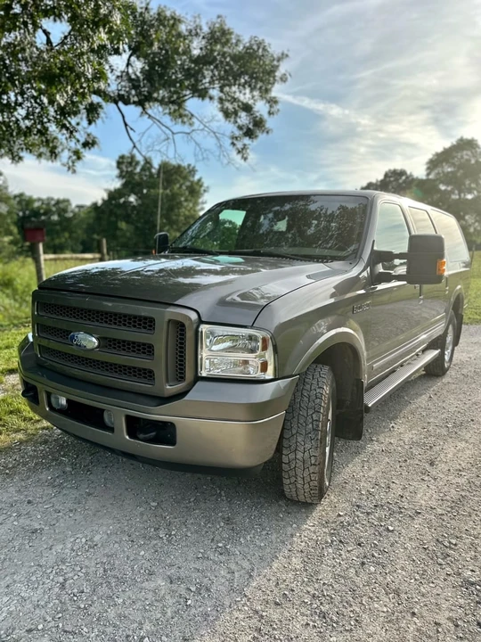 2005 Ford Excursion - Image 3 of 13