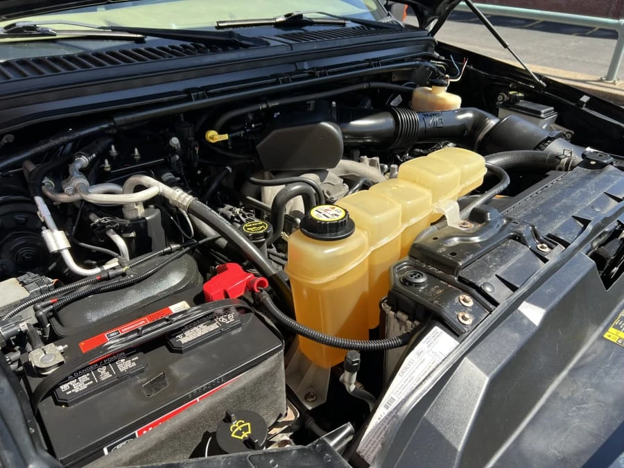 2005 Ford Excursion - Image 8 of 9