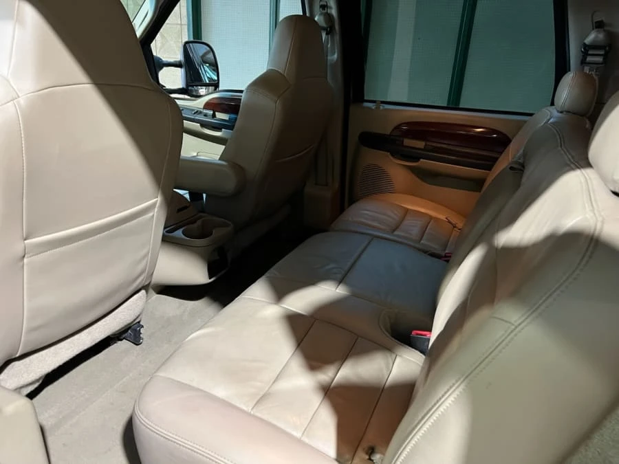 2005 Ford Excursion - Image 8 of 11