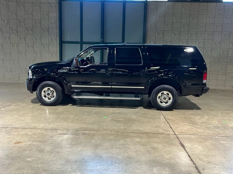 2005 Ford Excursion - Image 2 of 11