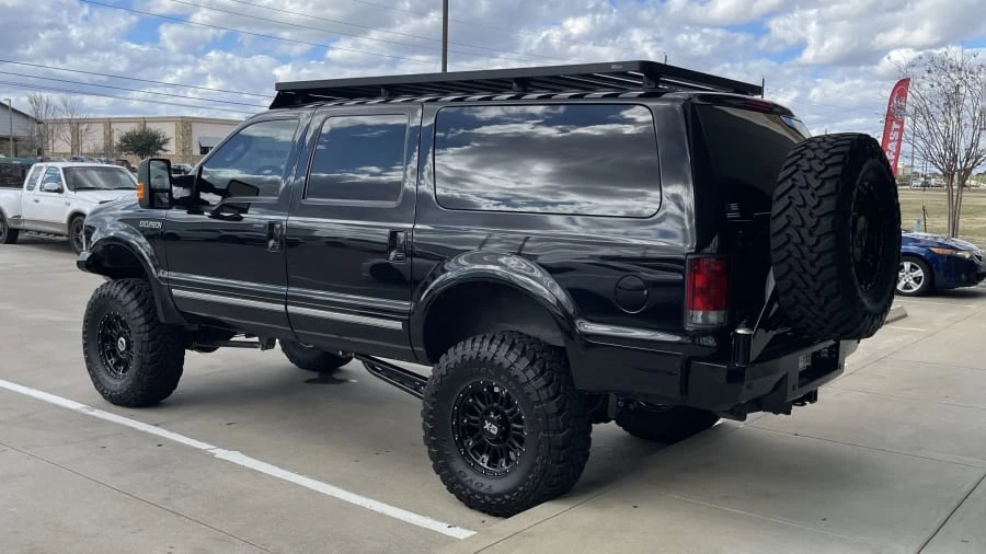 2005 Ford Excursion - Image 2 of 23
