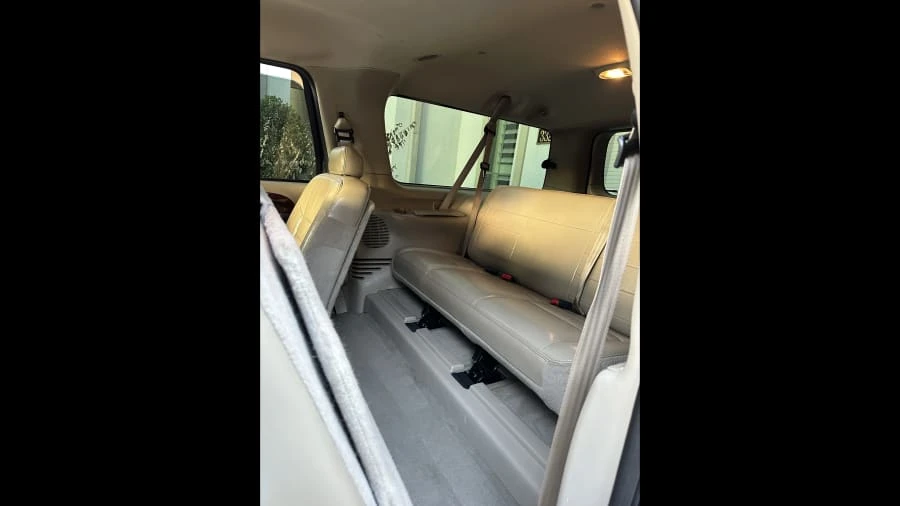 2005 Ford Excursion - Image 7 of 23