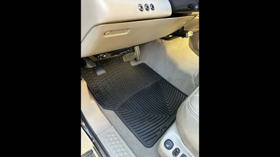 2005 Ford Excursion - Image 17 of 23