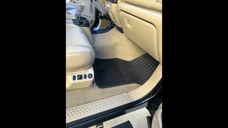 2005 Ford Excursion - Image 18 of 23