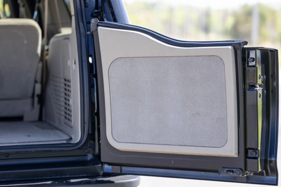 2005 Ford Excursion - Image 23 of 31