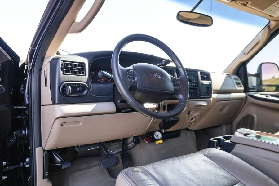 2005 Ford Excursion - Image 12 of 31