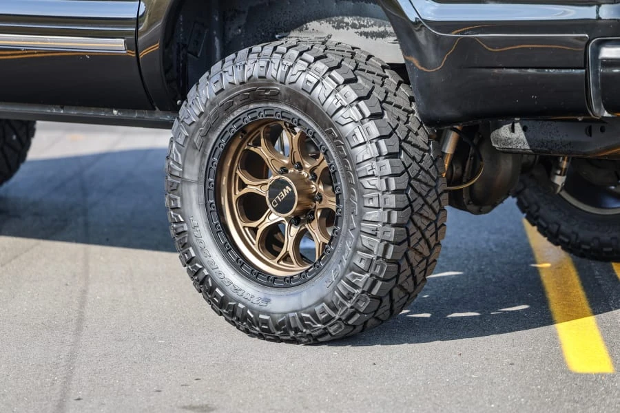 2005 Ford Excursion - Image 17 of 31